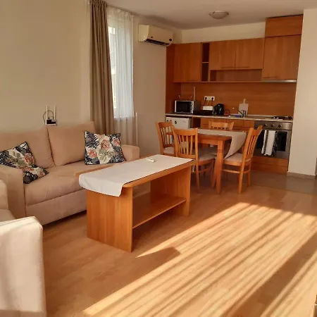 Nessebar Fort Club - Apartament Apartmán *